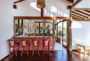 Fridge, oven, stovetop, dishwasher - Casa em Ilhabela, Ótima Localização, Integrada à Natureza (Engenheiro d'Água Ilhabela)