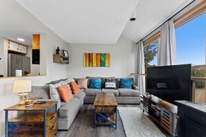 Smart TV y chimenea