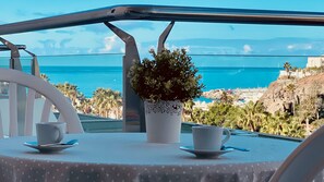 Outdoor dining - Nice Flat with Terrace in Puerto Rico (Mogán)