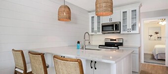 Anna Maria Cottage with Golf Cart