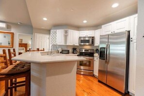 Lägenhet - 2 sovrum | Eget kök | Kylskåp, kaffe- och tebryggare och brödrost