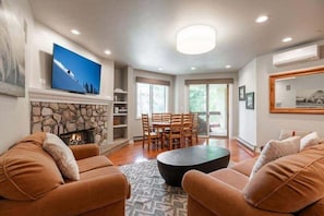 Condo, 2 Bedrooms | Living area