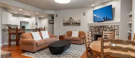 Condo, 2 Bedrooms | Living area