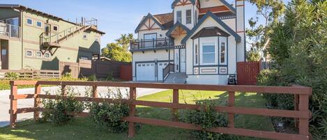 House, 3 Bedrooms | Exterior