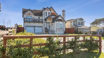 House, 3 Bedrooms | Exterior