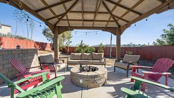 House, 3 Bedrooms | Terrace/patio