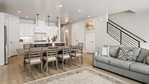 Townhouse, 4 soverom | Spiseområde