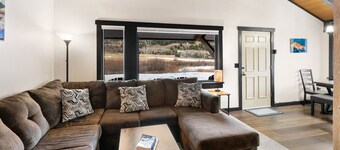 Big Sky Meadow Retreat 1 Bedroom Plus Loft