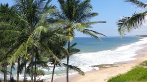 Una playa cerca