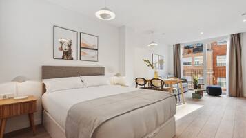 Apartament | 1 dormitori, decoració individual, mobiliari individual i escriptori