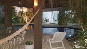 Kolam renang terbuka 