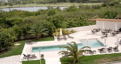 Cozy Emerald Maho St Maarten Apartment!