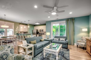 智能電視、DVD 播放機、音響