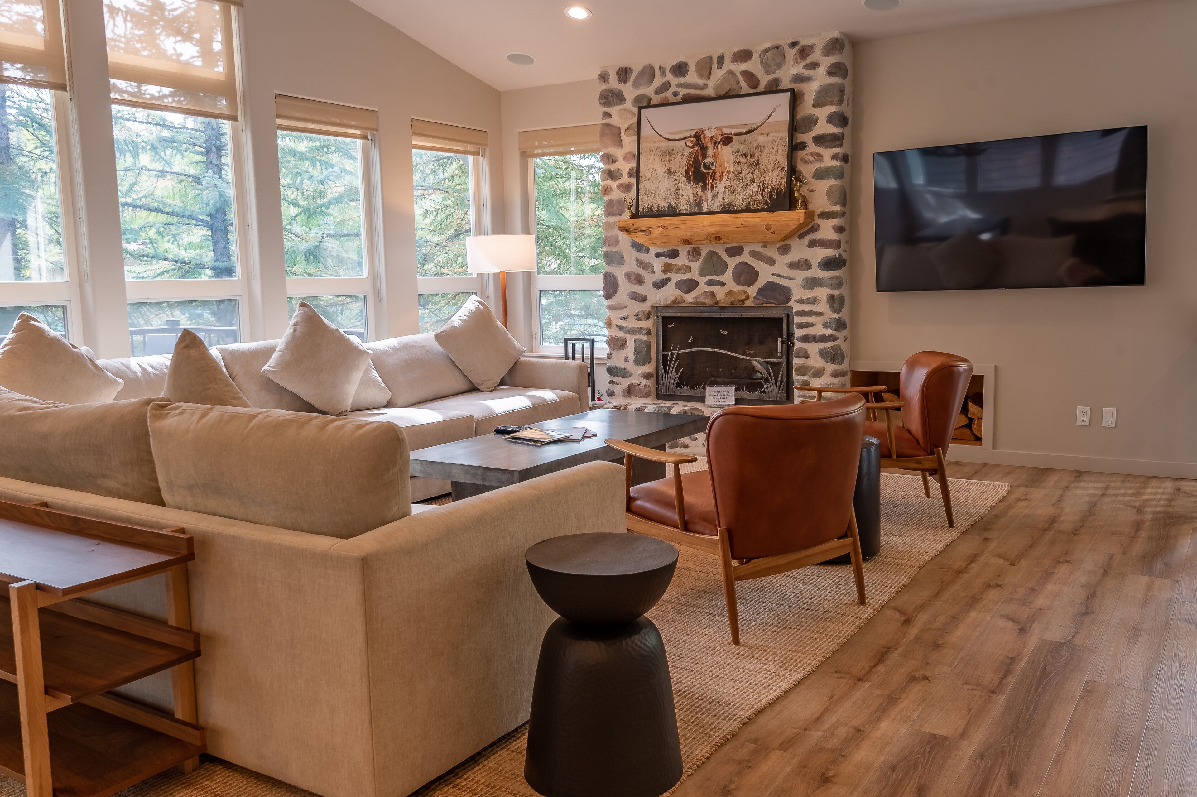 Arrowwood Townhome 4618 - New Listing! Luxury Tri-Level Close to the Pool