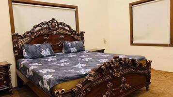 Chambre Double Deluxe | Chambres insonorisées, fer et planche à repasser, Wi-Fi gratuit