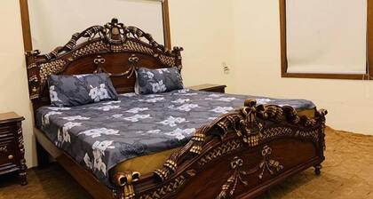 Super Golden Guest House