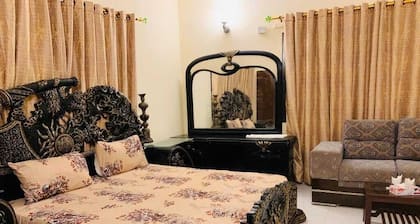 Super Golden Guest House