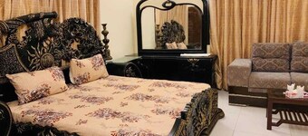 Super Golden Guest House