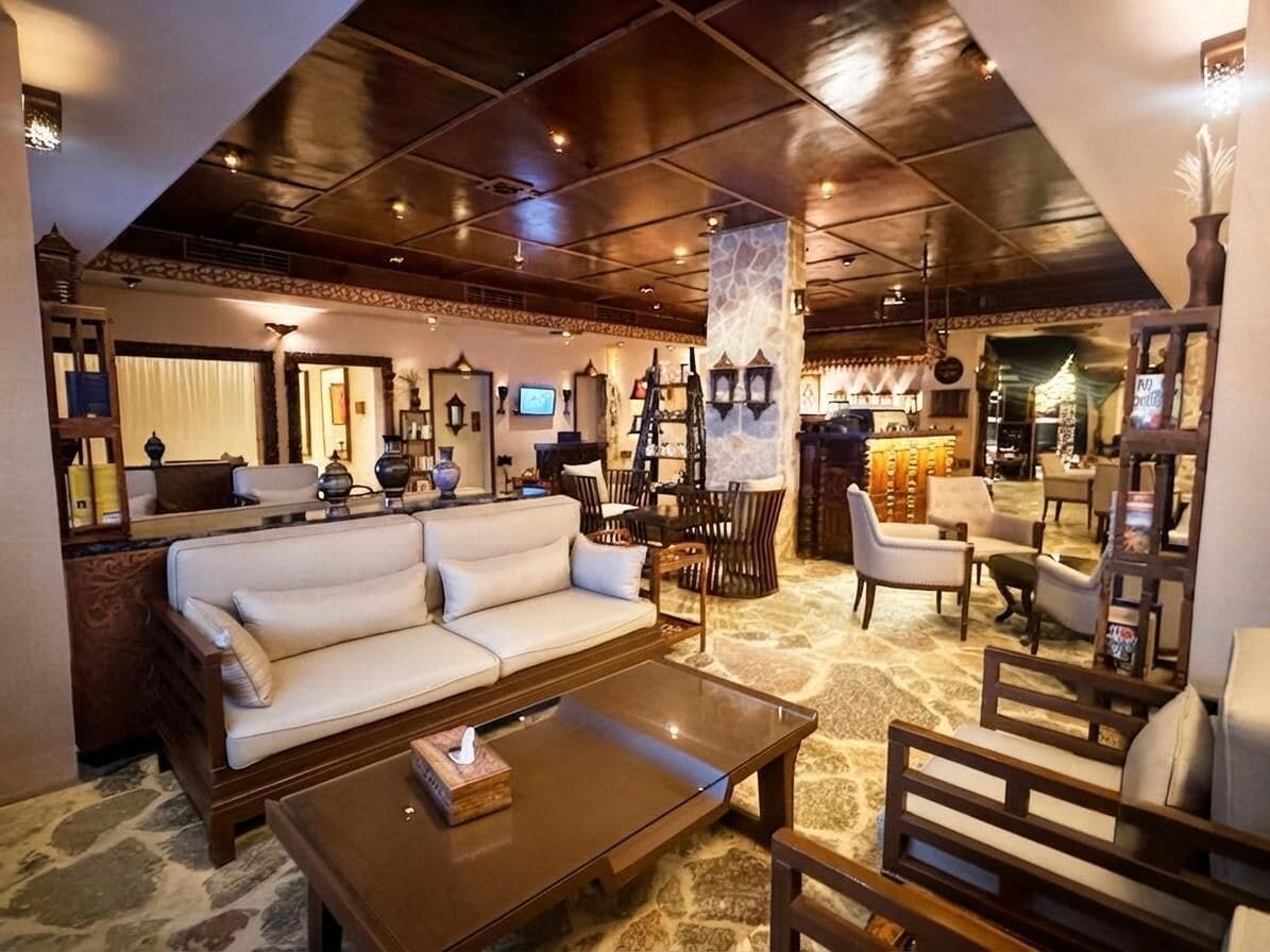Lobby lounge
