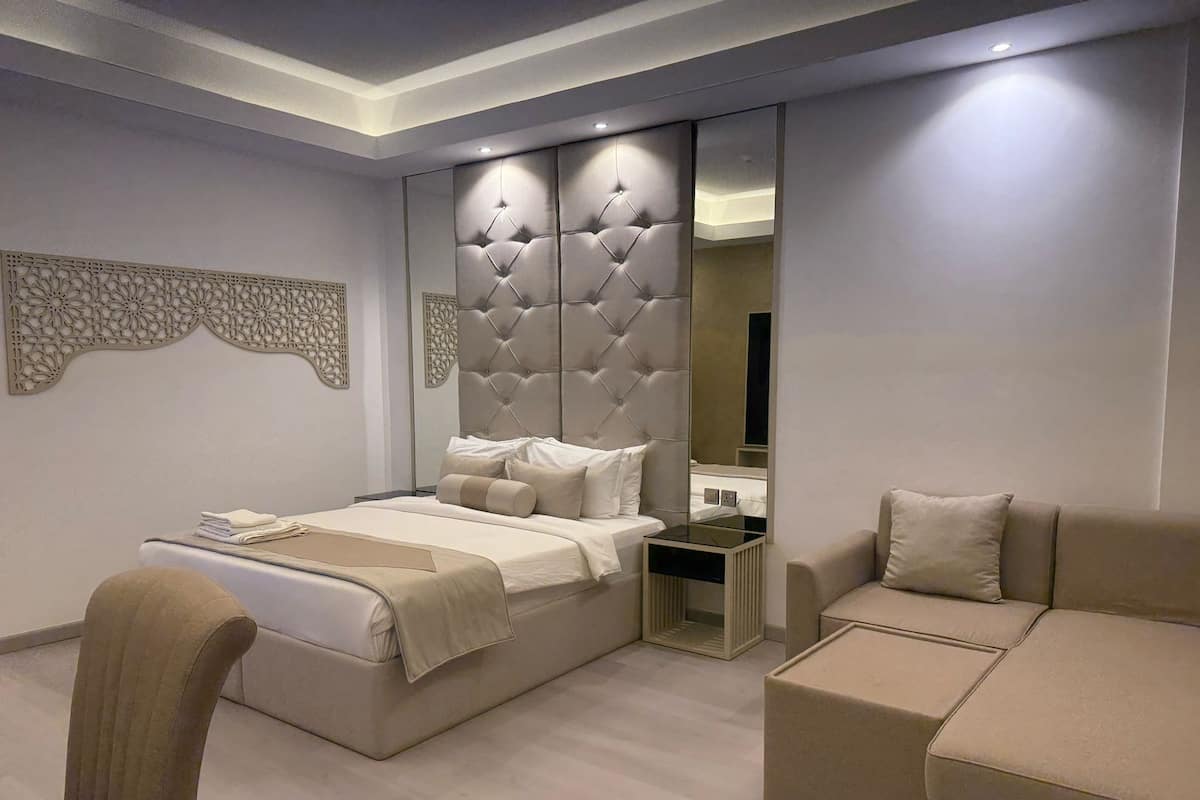 Deluxe Double Room, 1 King Bed, Sea View | 1 bedroom, free WiFi, bed sheets, wheelchair access