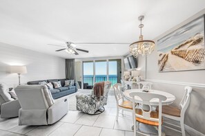 Living area - 3BR Penthouse Tower 1 Edgewater. 12th Floor, Beach Front, Best Gulf Views! (Panama City Beach)