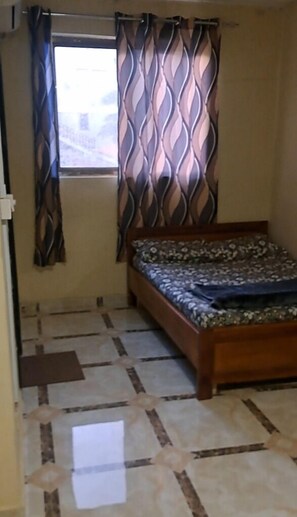 Apartament econòmic | 10 dormitoris i cortines opaques