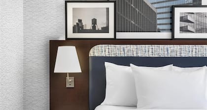 DoubleTree by Hilton Long Island City, NY