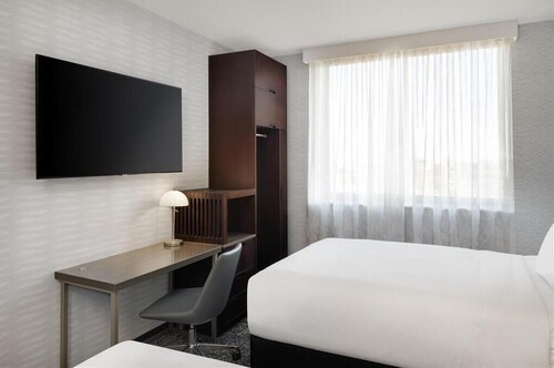 DoubleTree by Hilton Long Island City, NY