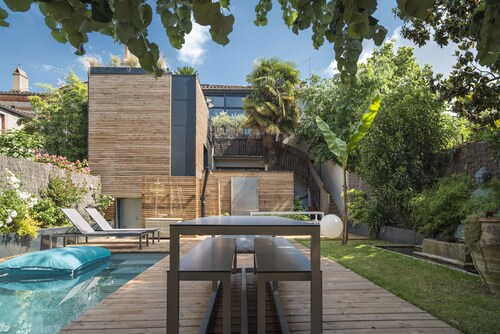 Maison contemporaine plein centre de Toulouse avec piscine, jardin & jacuzzi