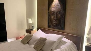 4 bedrooms, iron/ironing board, travel cot, free WiFi