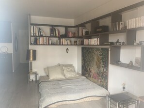 1 bedroom, WiFi, bed sheets - Studio Avec Balcon à Oberkampf ! (Paris)