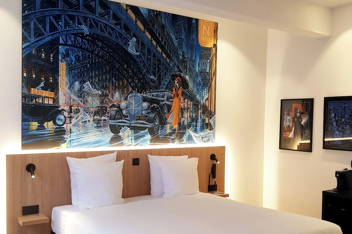 Luxe kamer | 1 slaapkamer, een kluis op de kamer, een bureau