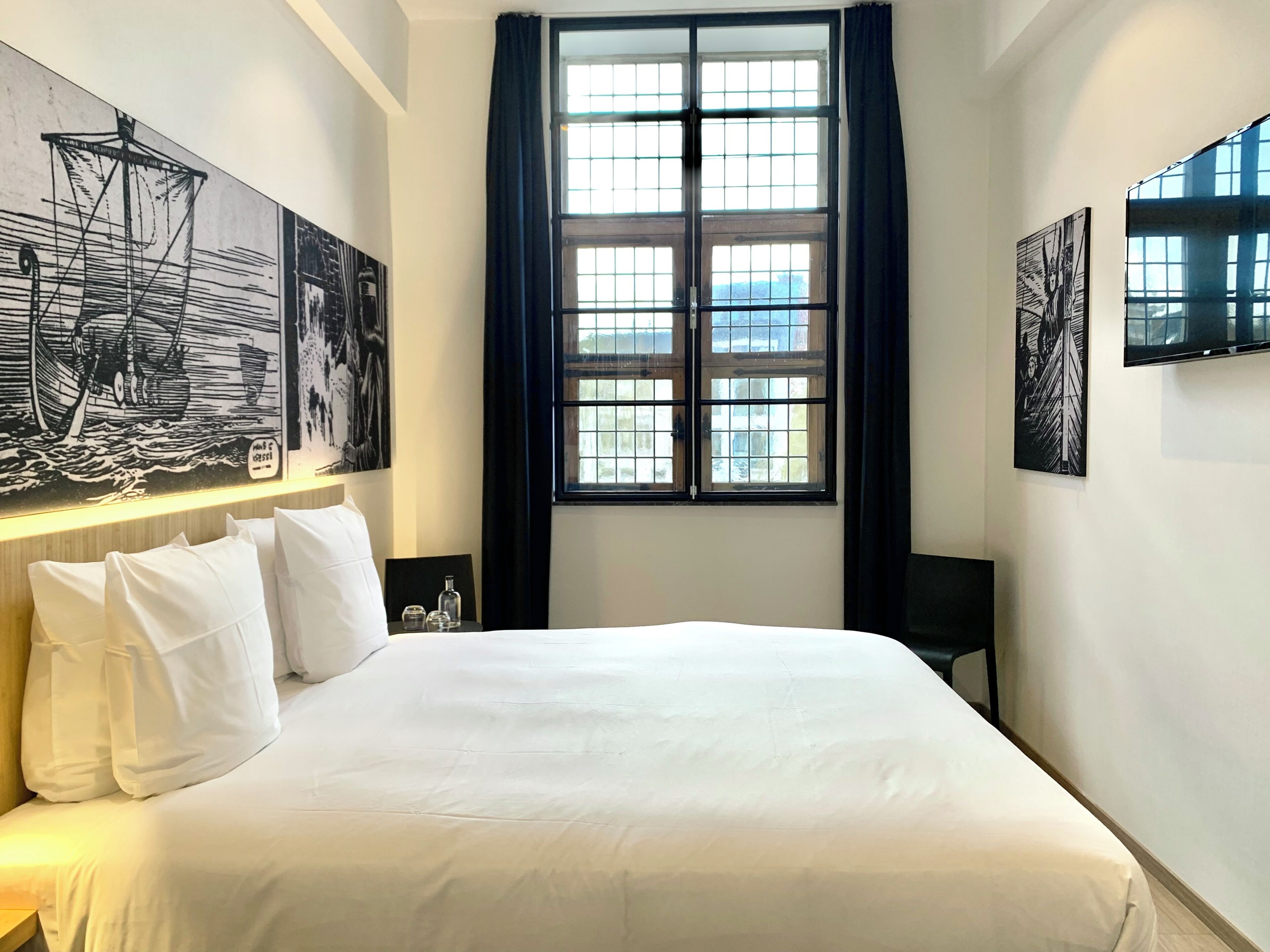 Basic Double Room | In-room safe, desk, blackout drapes, soundproofing