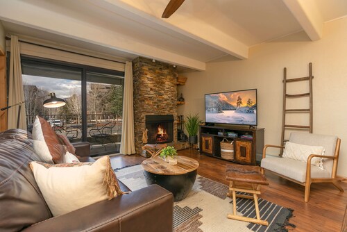 Lodge at Lake Dillon Condo: Great Year-Round Location