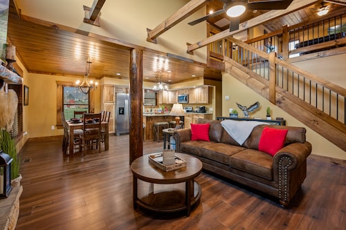 Cataloochee Ski Mountain 5 mi Away