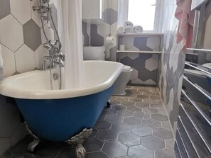 Hårtørrer, håndklæder, Sæbe, Toiletpapir
