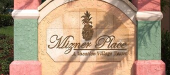 Luxury Condo in Weston