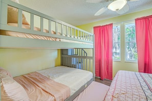 Apartment (2 Bedrooms) | Interior - Waterfront Inverness Retreat w/ 3 Boat Ramps (Inverness)