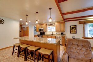 House (3 Bedrooms) | Interior