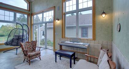 Lakefront Algoma Home w/ Deck, Grill & Fireplace