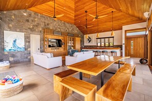 Interior - Spacious OceanView 6BR Villa with pool, gym, rooftop jaccuzi, close to beach (Playa Tamarindo)