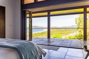 6 bedrooms, WiFi, bed sheets - Spacious OceanView 6BR Villa with pool, gym, rooftop jaccuzi, close to beach (Playa Tamarindo)