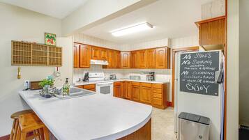 ู
ูุฒู (4 Bedrooms) | ุงูู
ูุดุฃุฉ ู
ู ุงูุฏุงุฎู