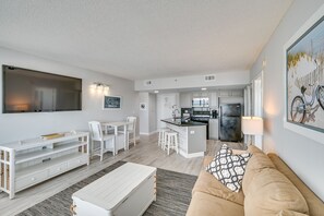Interior - Oceanfront Myrtle Beach Condo w/ Balcony & Views! (Myrtle Beach)