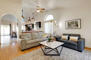 House (3 Bedrooms) | Interior