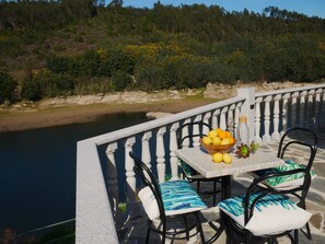 Family Apartment | Terrace/patio - Encontro no Rio (Tábua)