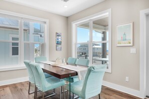 Dining - ✈️ Para-Dise: Entire Duplex, Blue Angels Ready + Walk to Navarre Beach! (Navarre Beach)