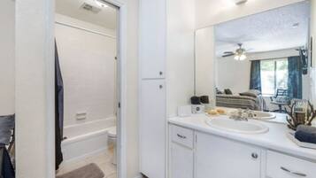 Towels, soap, shampoo, toilet paper