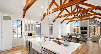 Steel City Cellars: 2 BR, 2.5 BA House in San Miguel, Sleeps 6