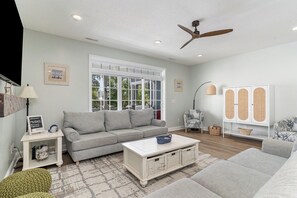 Smart TV - Sandbox: Private Pool & Steps to Beach! (Murrells Inlet)